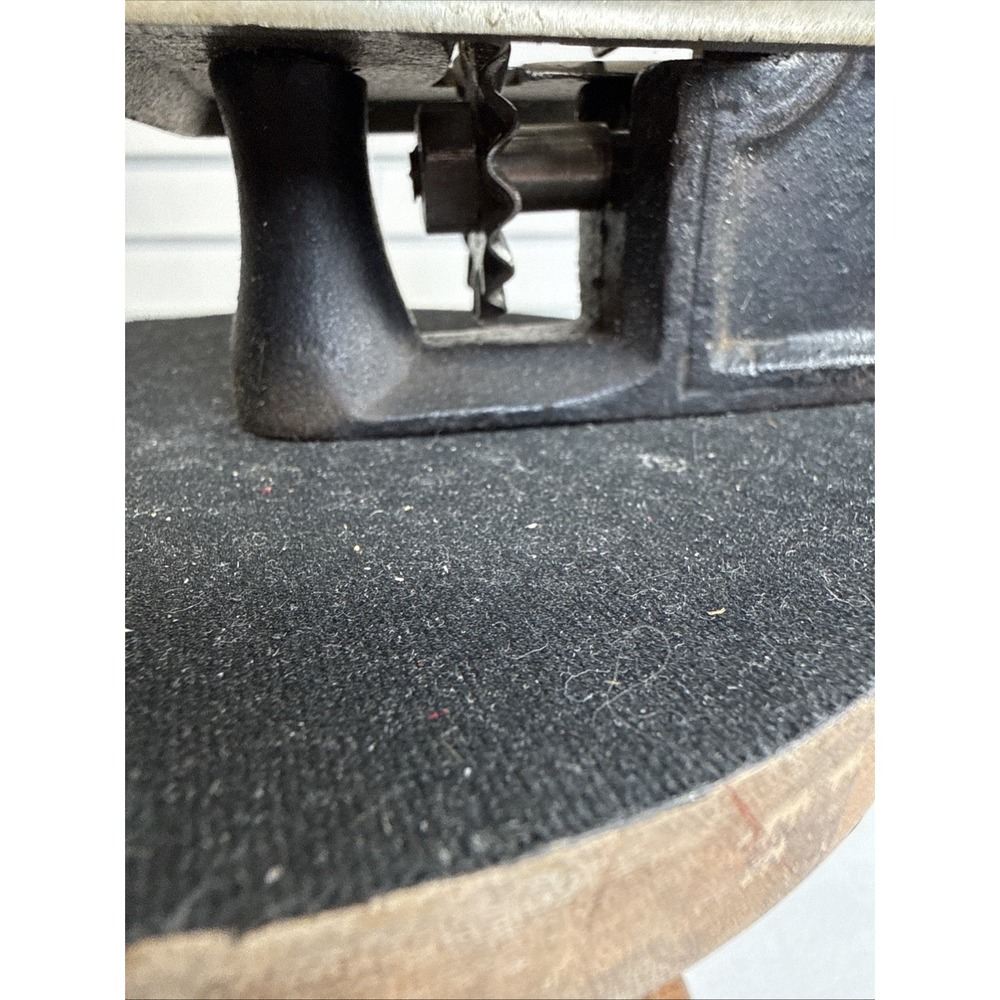 Vintage Clean Cut Pinking Machine South Richland Machine Co. NY - Fabric Cutter - Picture 9 of 15